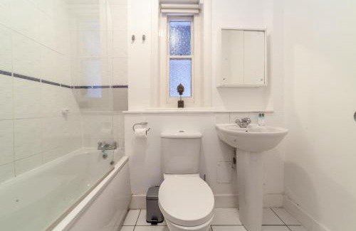 Ravenscourt Park Apartment | The Maida Vale Flat