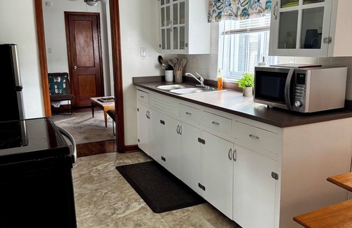 Ansted Apartment | The Main Street Stay - Unit 1 - NRG
