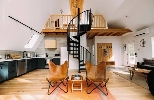 Mid-Coast and Islands Cabin | The Maine Frame: Fall Getaway, 7 Min to LL Bean