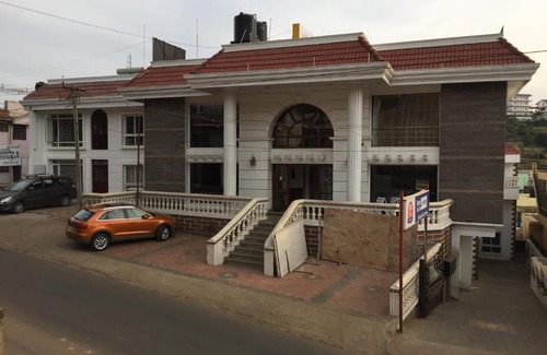 Kandal Hotel | The Majestic Crown
