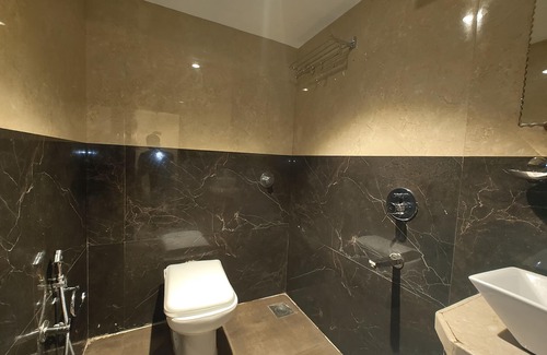 Wellington Pier Hotel | The Majlis Hotel - Near Taj Hotel Colaba