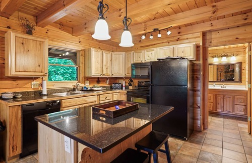 Logan Cabin | The Malbec Cabin | Hocking Hills