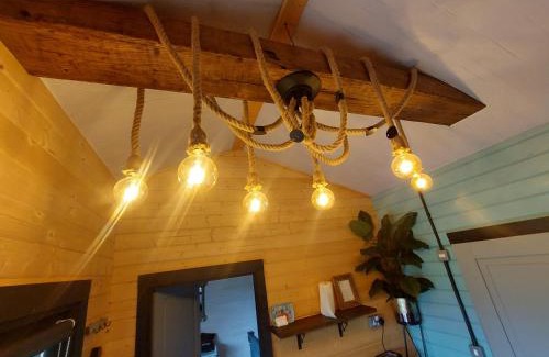 Moreton Apartment | The Malvern Hills, Courtyard Cabins,Tom Cabin