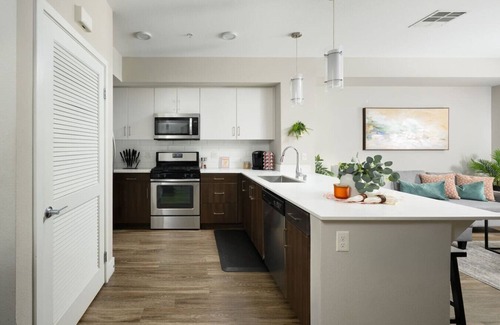 Santa Ana Apartment | The Mandarin @ Main Place - Free Disney Gift Card!