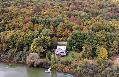 Mandeville Ski Chalet | The Mandeville Rustic Chalet Lake Access + Jacuzzi