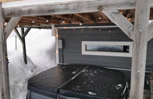 Mandeville Ski Chalet | The Mandeville Rustic Chalet Lake Access + Jacuzzi