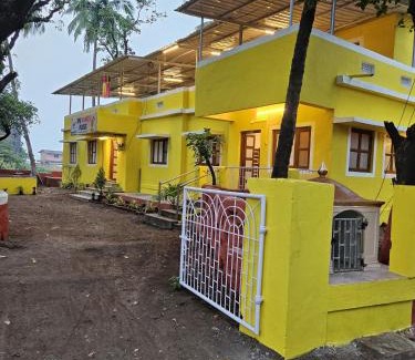 Harnai Hotel | The Mango House