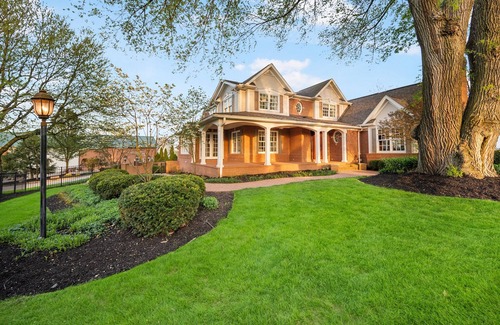 Uniontown House | The Manor at Olde Stone Acres. Sleeps 35. Game House. Pond.