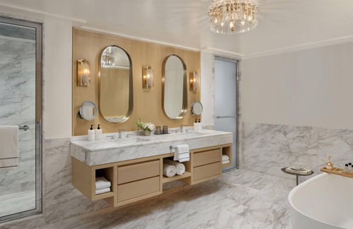 Boston Hotel | The Mansion at The Newbury Boston!