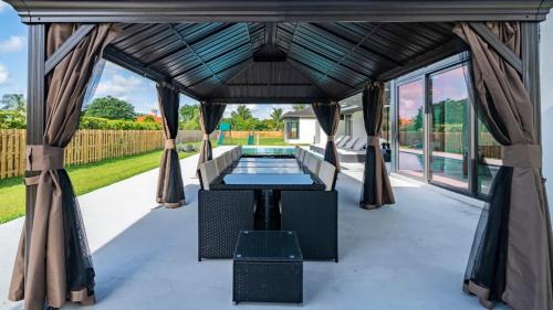 Plantation House | The Mansion One and Only Luxurios 8 000 ft Villa
