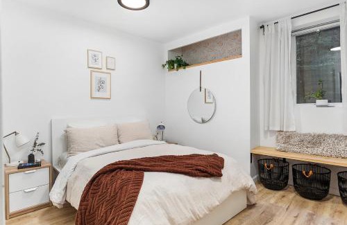 Maple Leaf Apartment | The Maple House