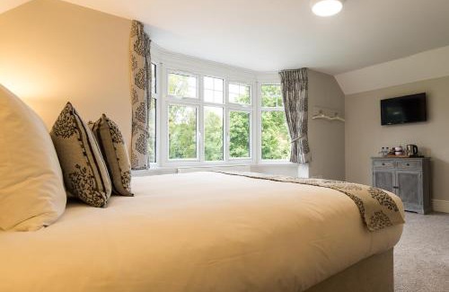 Crawley Hotel | The Maple Manor Hotel