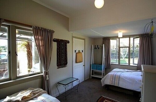 Taupo Cottage | The Maple Tree - Taupo Holiday Home, TWO MILE BAY