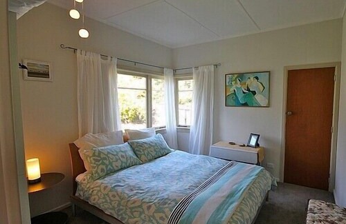 Taupo Cottage | The Maple Tree - Taupo Holiday Home, TWO MILE BAY