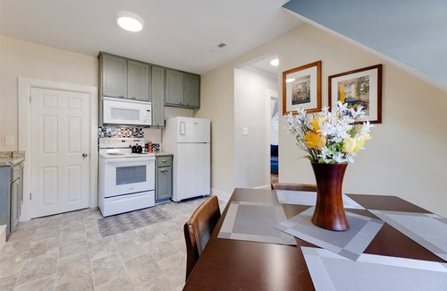 Des Moines House | The Margarete Anne - Victorian Home With A Modern Twist Near Downtown