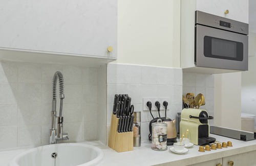 Chaillot Apartment | The Margarette Suite