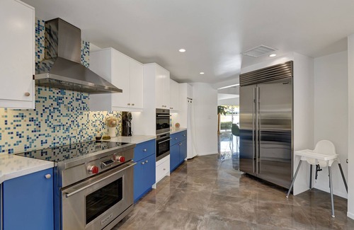 Vista Las Palmas House | The Marilyn Monroe Estate 4bed/4ba Pool and Spa. Newly Remodeled.