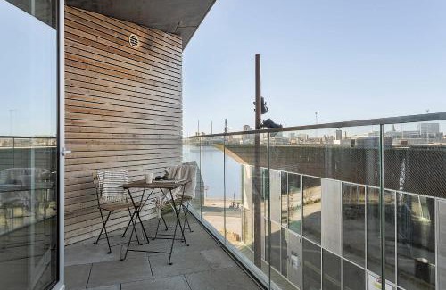 Aarhus C Apartment | The Marina Suite Including 1x Free Private Parking Spot