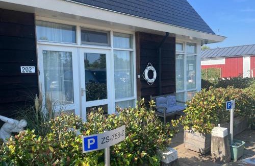 Municipality of Wijdemeren Apartment | The marine apartment near Amsterdam by Weltevreden Experience