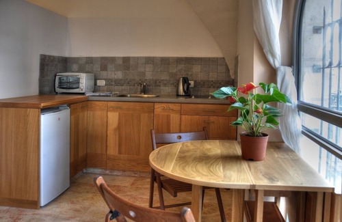 Nachlaot Apartment | The Market Courtyard - Jerusalem Suites