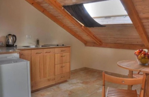 Nachlaot Apartment | The Market Courtyard - Jerusalem Suites