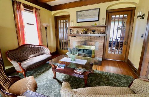 Downtown Niagara Falls Bed & Breakfast | The Marshall House