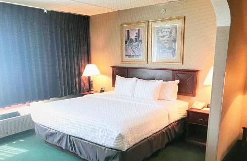 Oneonta Hotel | The Marx Hotel - Downtown - University Area