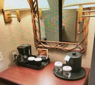 Oneonta Hotel | The Marx Hotel - Downtown - University Area
