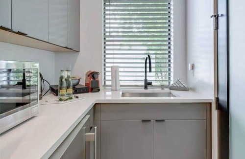South River City House | The Marymaker Summary