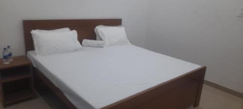 Mathura House | The Mathura Stays Rs 499