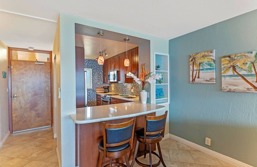 Kihei Condo | The Maui Moon Oceanfront Condo- Perfect for couples!
