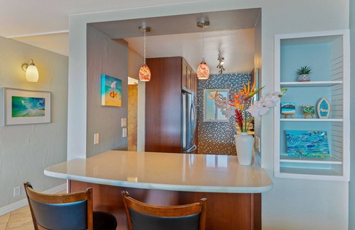 Kihei Condo | The Maui Moon Oceanfront Condo- Perfect for couples!