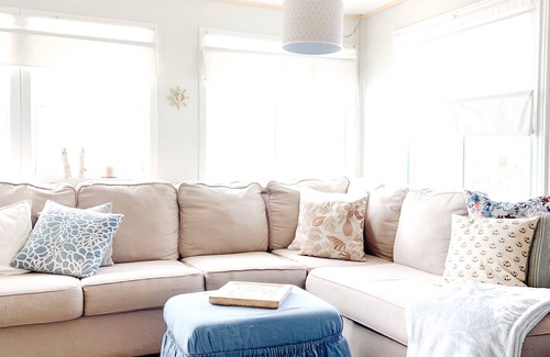 Colchester Cottage | The Mayaswell 🤷‍♀️ - Cozy Cottage Getaway on the Shores of Lake Erie