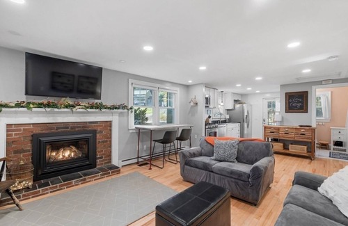 Holland Cottage | The Maybrook: Lake & Sauna