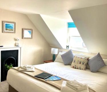 Weymouth Bed & Breakfast | The Mayfair