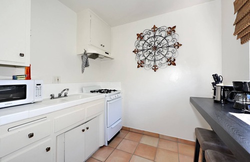Mar Vista Apartment | The Mclaughlin #12