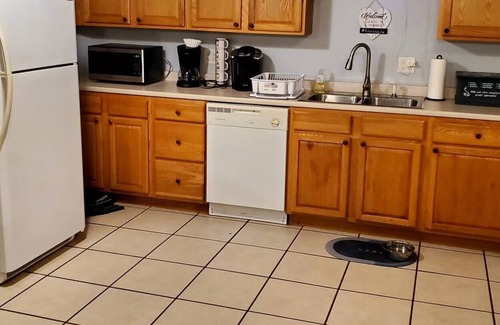 Quitman Apartment | The Meadow Vista Apt B