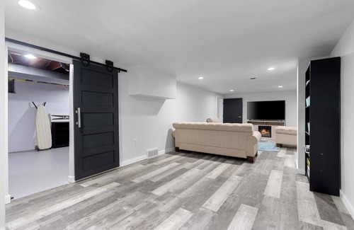 Allouez House | The Meadows
