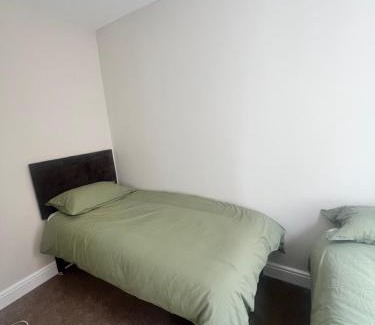 Hele Apartment | The Meads