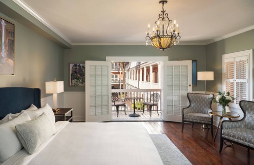Charleston Historic District Hotel | The Meeting Street Inn
