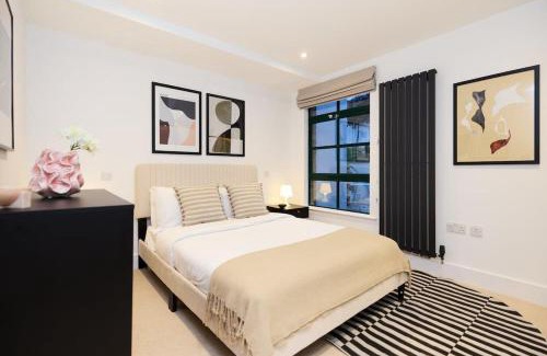 Fulham Apartment | The Melbray Gem - 2BDR Apartment with Courtyard
