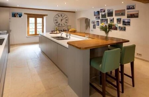 Menthon-Saint-Bernard House | The Menthon Moulin House