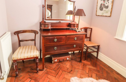 Kilrush Apartment | THE MERCHANT'S STORE, family friendly in Kilrush, County Clare