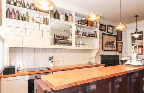 Kilrush Apartment | THE MERCHANT'S STORE, family friendly in Kilrush, County Clare