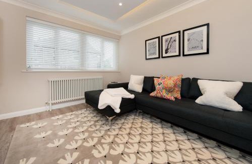 Harrogate Apartment | The Mews, York Place by Harrogate Serviced Apartments