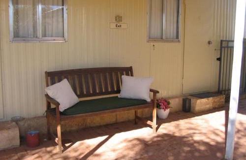 Kalgoorlie House | THE MEYERS HOUSE - ACCOMMODATION