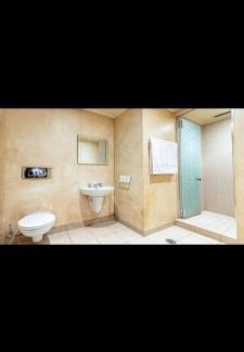 Sandown Apartment | The Michealangelo Apartment