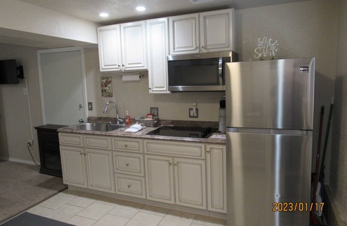 Wasilla Apartment | The Midnight Sun Studio Apartment.