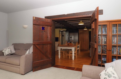 Torrington House | THE MILKING SHIPPON AT THORNE, family friendly in Great Torrington