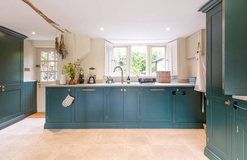 Stroud House | The Mill House - Beautiful 4BD Country Home